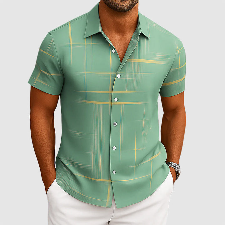 Men’s Short Sleeve Shirt with Pointed Collar and Button Closure