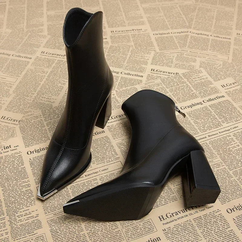 Women’s Boots with Block Heel and Pointed Toe