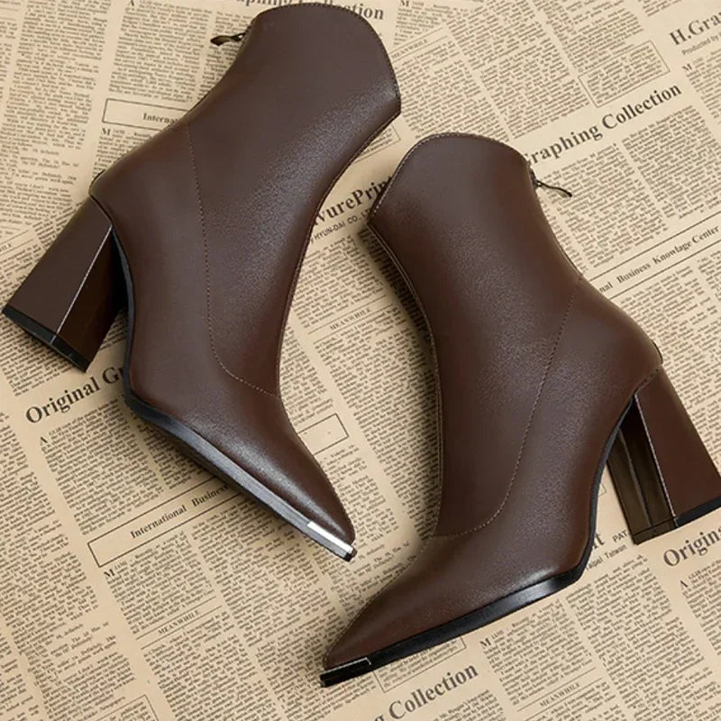Women’s Boots with Block Heel and Pointed Toe