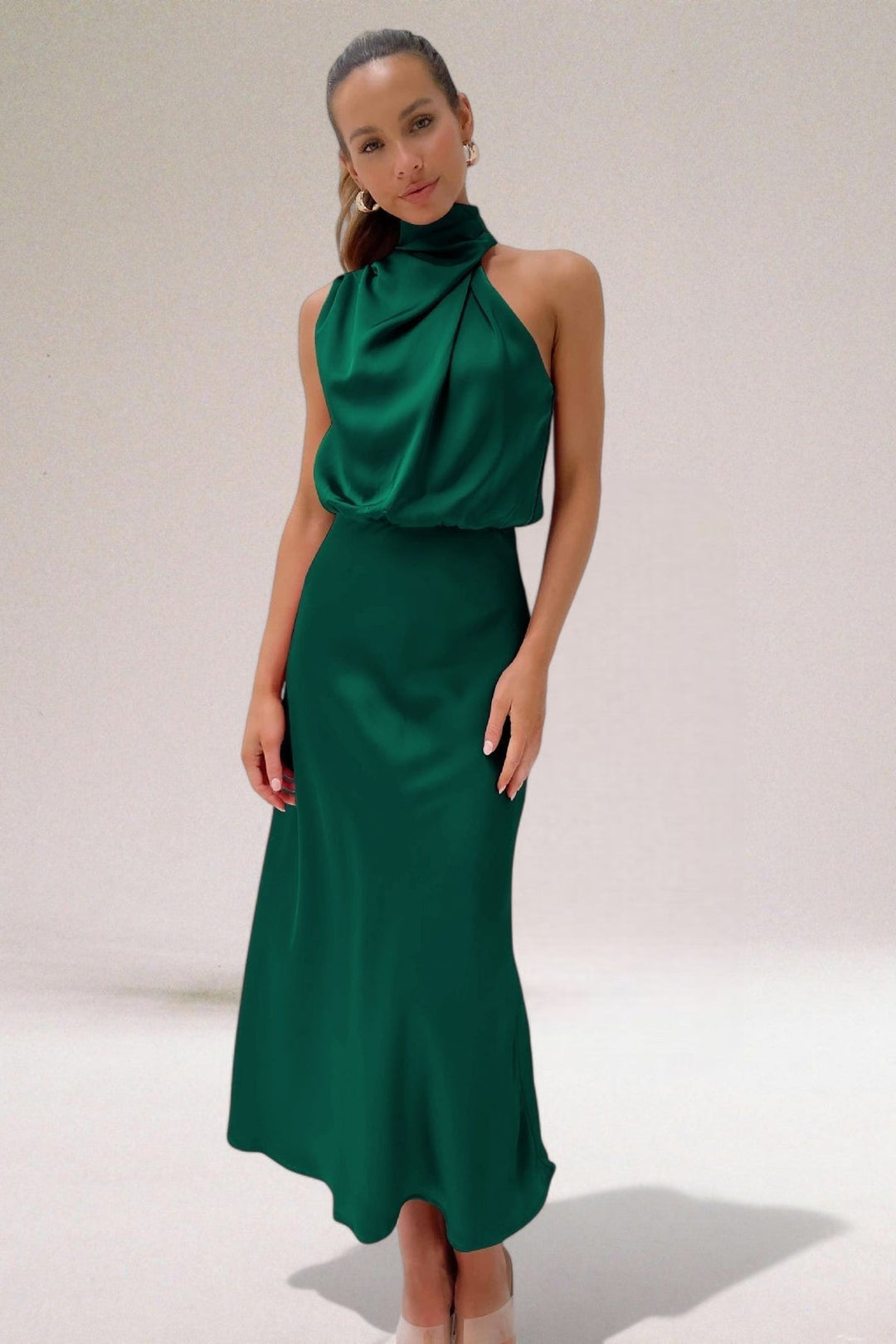 Women’s Dress with Halter Neckline and Sleeveless Bodice