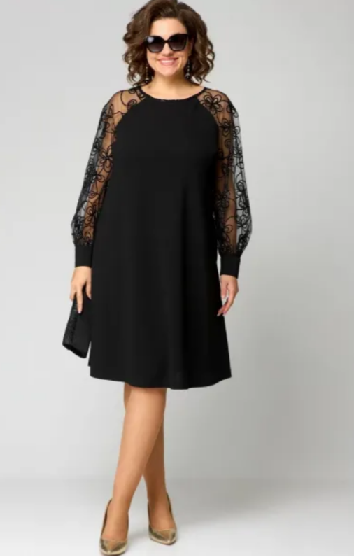 Women’s Dress with Round Neckline and Long Sleeves