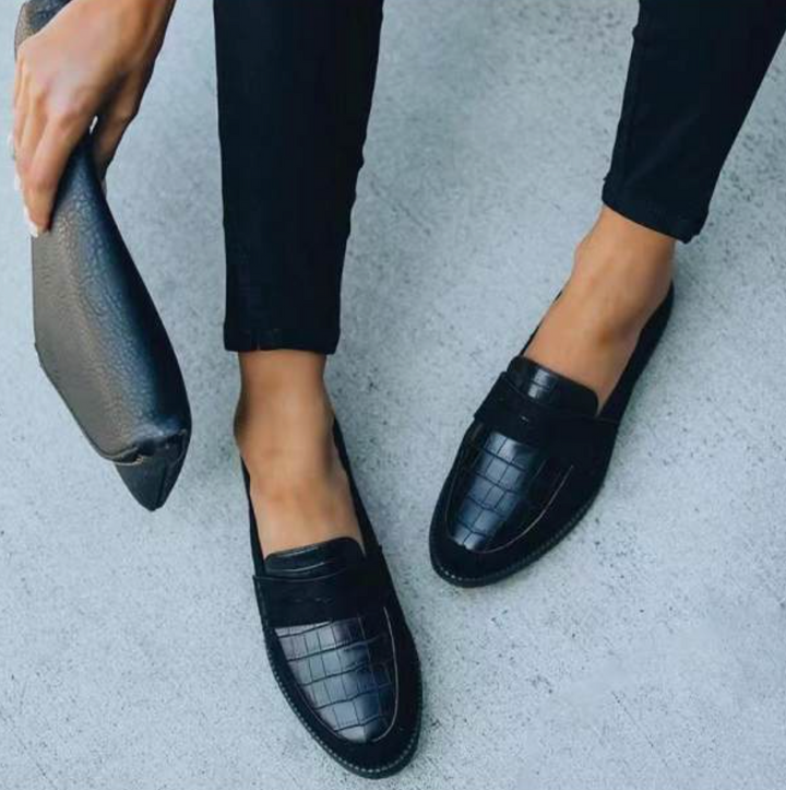 Women’s Loafers with Closed Toe and Vamp Strap