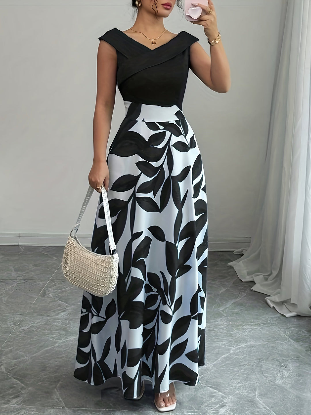 Women’s Maxi Dress with V-Neckline and A-Line Skirt