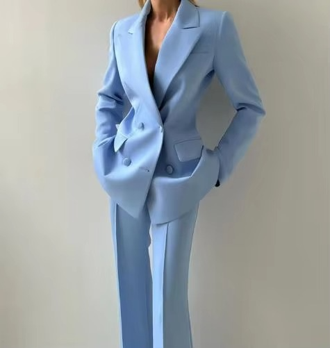 Women’s Three-Piece Set with Notched Lapels and Sweetheart Neckline