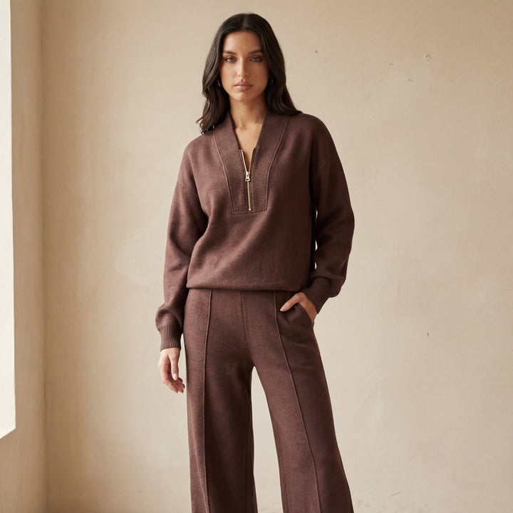 Women’s Two-Piece Set with Half-Zip Collar and Side Pockets